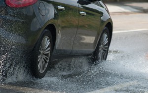 Wann eine Wasserlache zur Überschwemmung wird