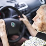 Schon wieder verursacht ein Senior am Steuer einen verheerenden Verkehrsunfall